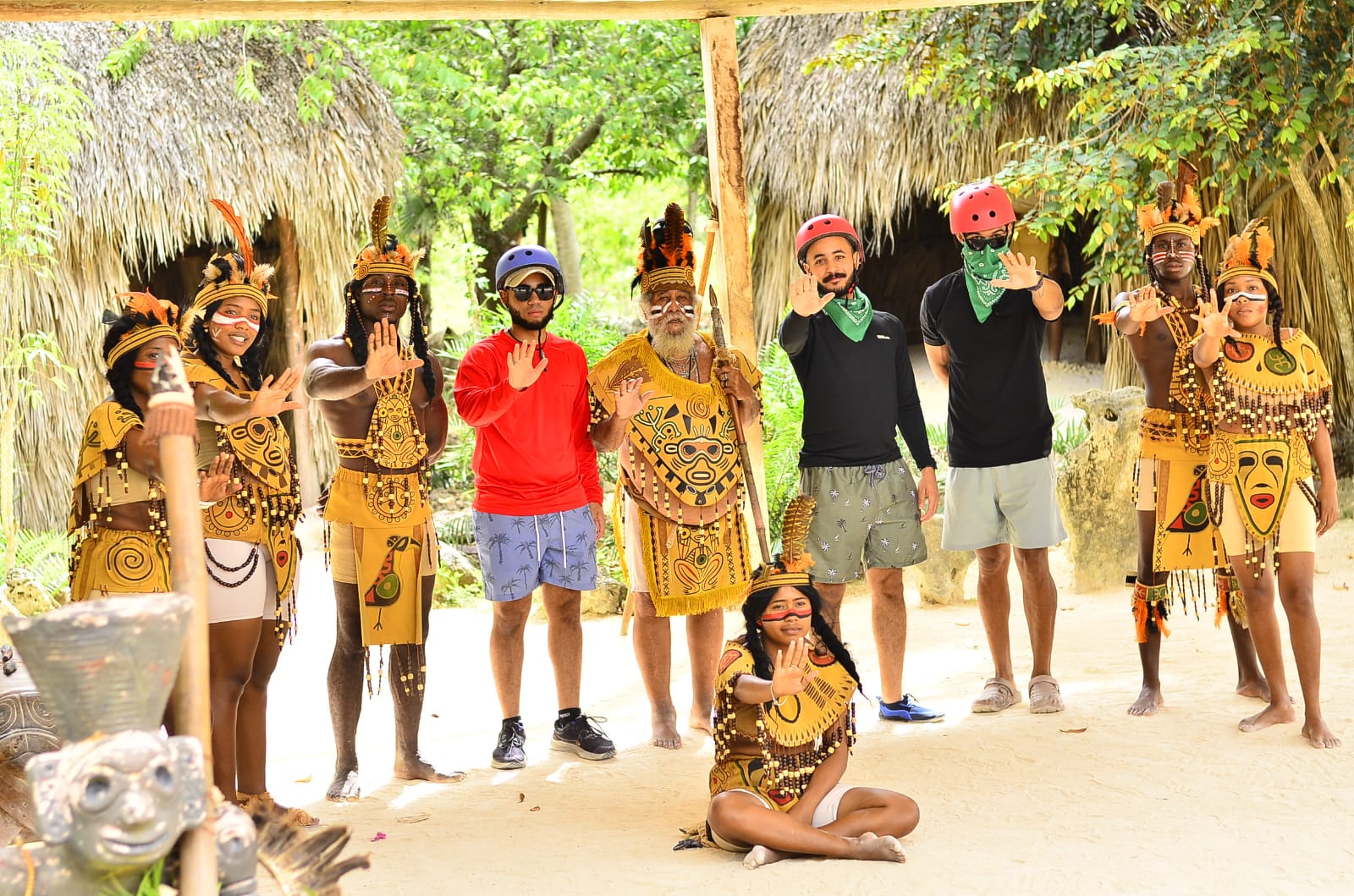 Apresentação cultural dos índios Taínos no passeio Adventure Buggies em Punta Cana